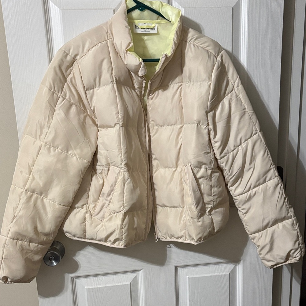 No Boundaries Light Beige Puffer Jacket size m/l